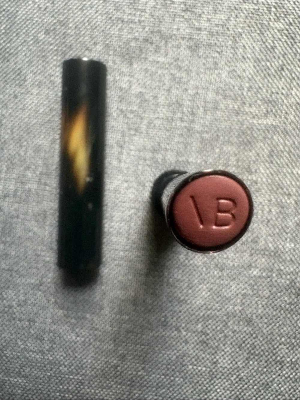 NWOT Victoria Beckham Posh Lipstick in Pose - Mid Toned Mauve Shade